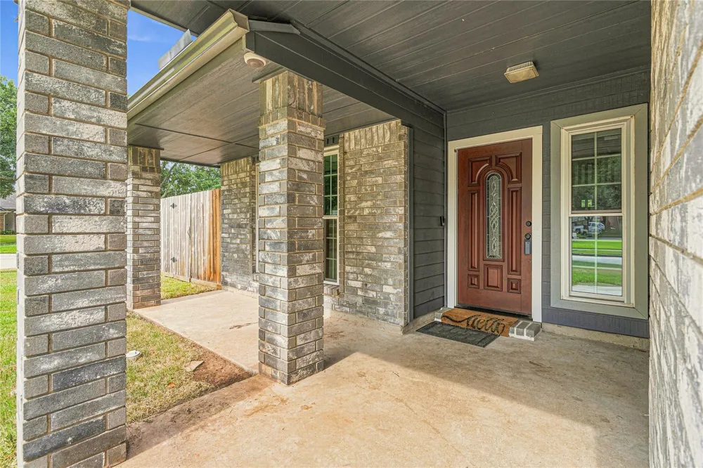 2122 Courtshire Lane Sugar Land, TX 77478