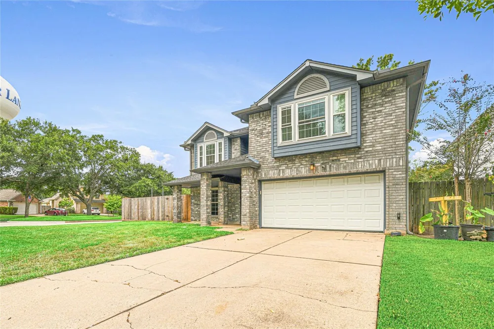 2122 Courtshire Lane Sugar Land, TX 77478