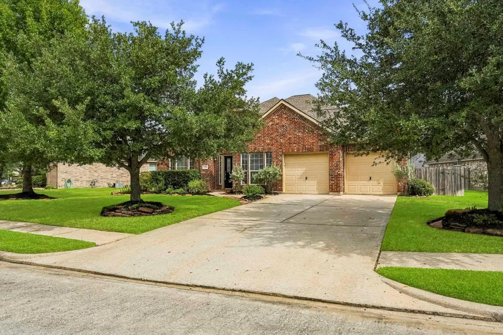 9202 Fernwillow Drive Spring, TX 77379