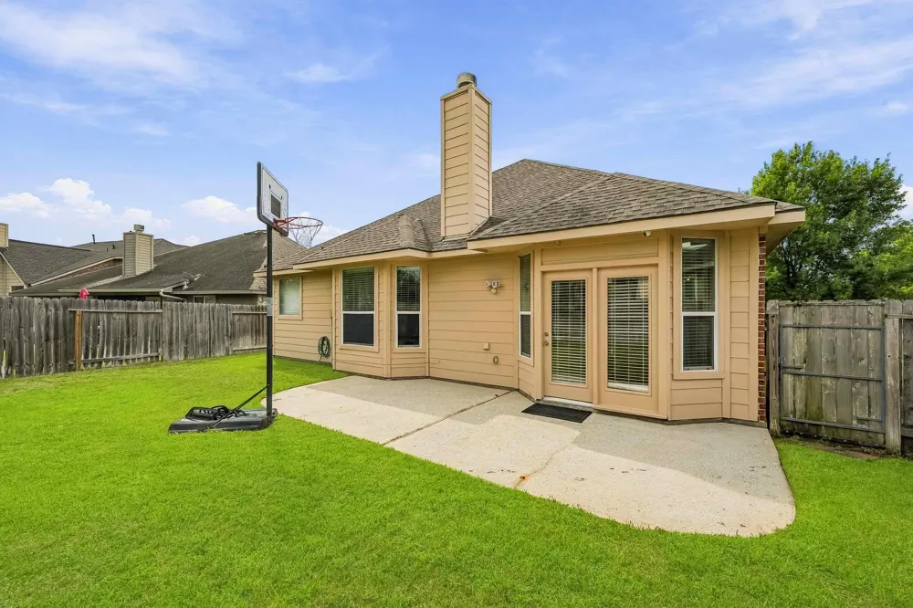 9202 Fernwillow Drive Spring, TX 77379