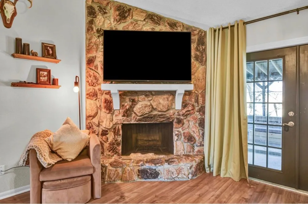 53 Blue Bell Court Lake Jackson, TX 77566