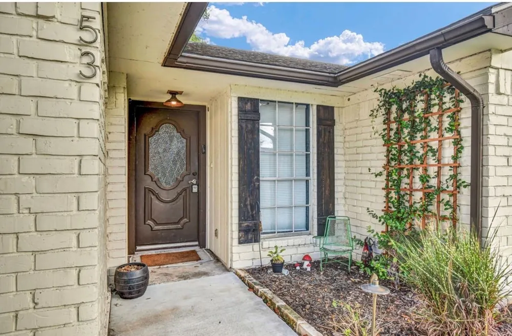 53 Blue Bell Court Lake Jackson, TX 77566