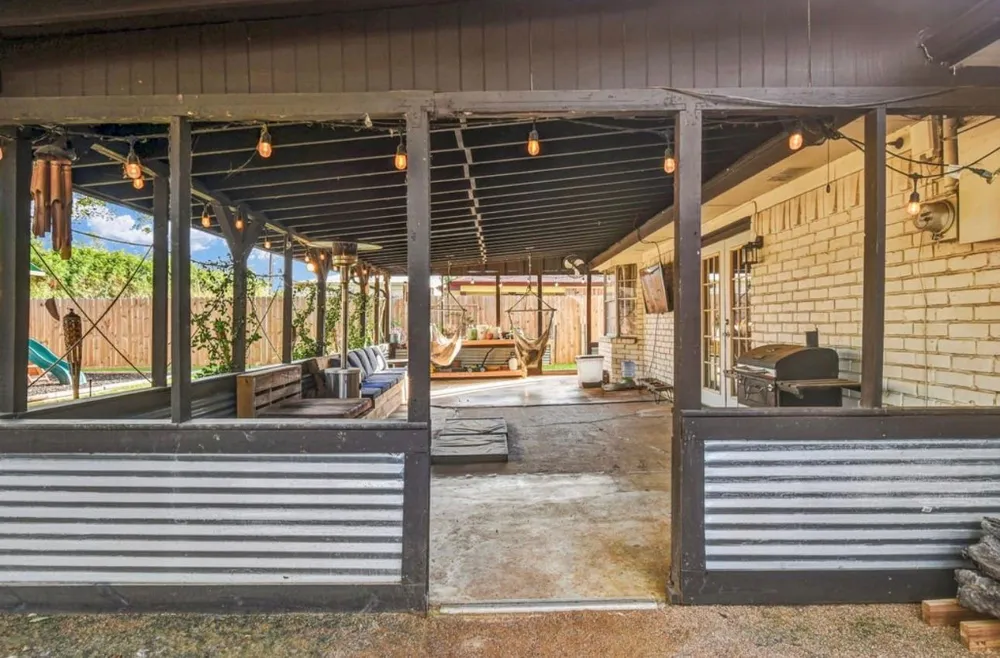53 Blue Bell Court Lake Jackson, TX 77566