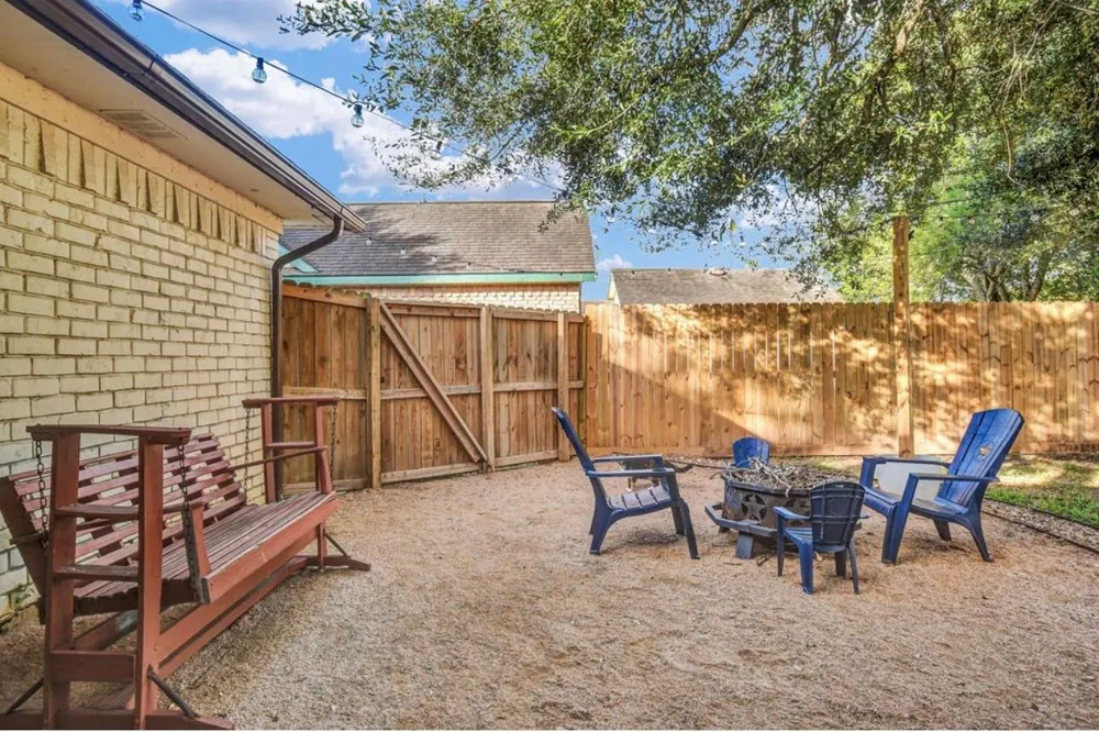 53 Blue Bell Court Lake Jackson, TX 77566