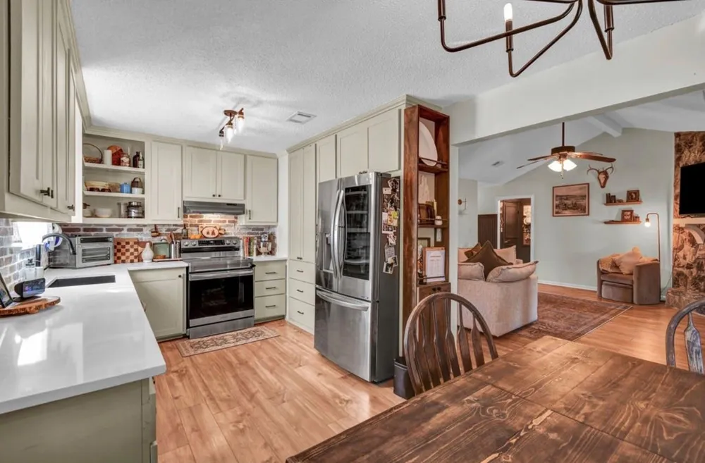 53 Blue Bell Court Lake Jackson, TX 77566