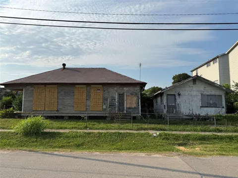 2402 Freeman Street