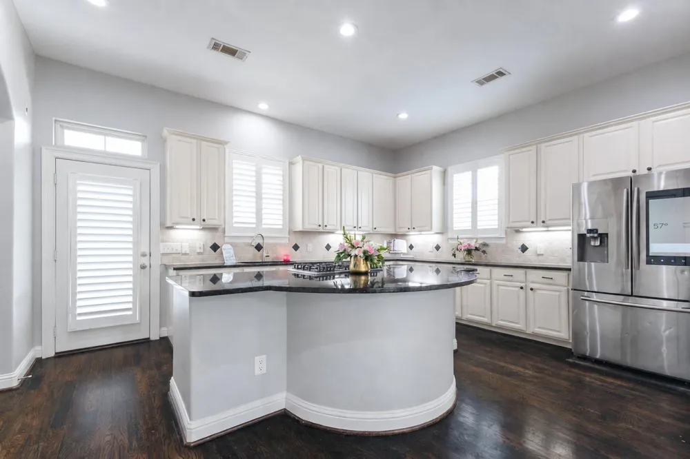 12 Versante Court Houston, TX 77070