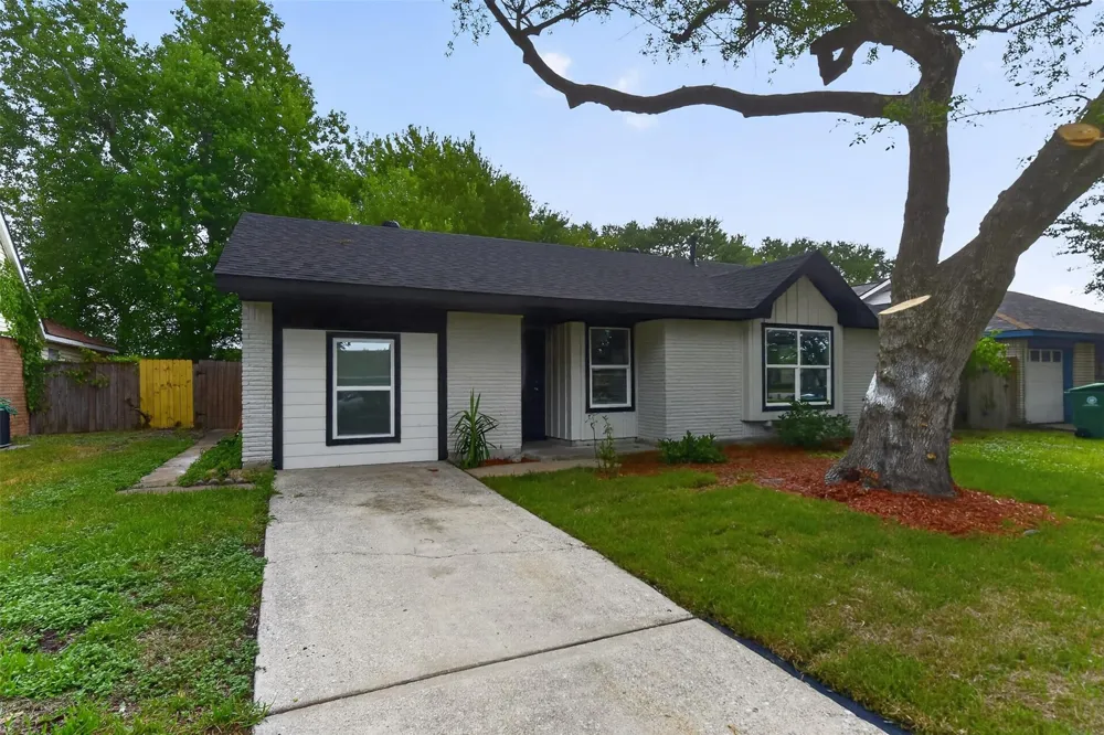 3318 Ripplebrook Drive Houston, TX 77045