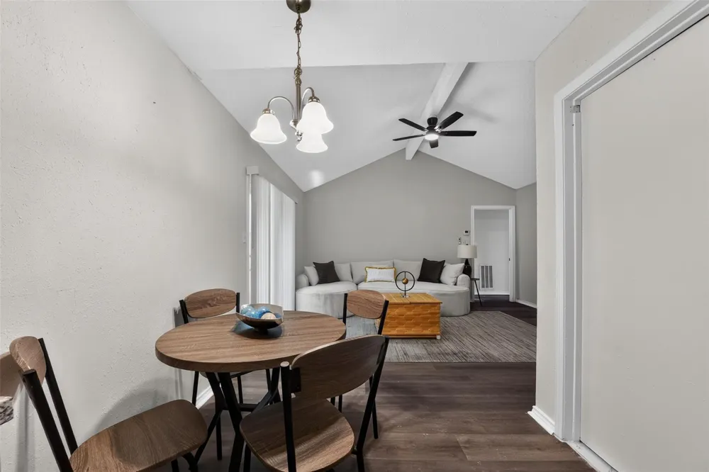 3318 Ripplebrook Drive Houston, TX 77045