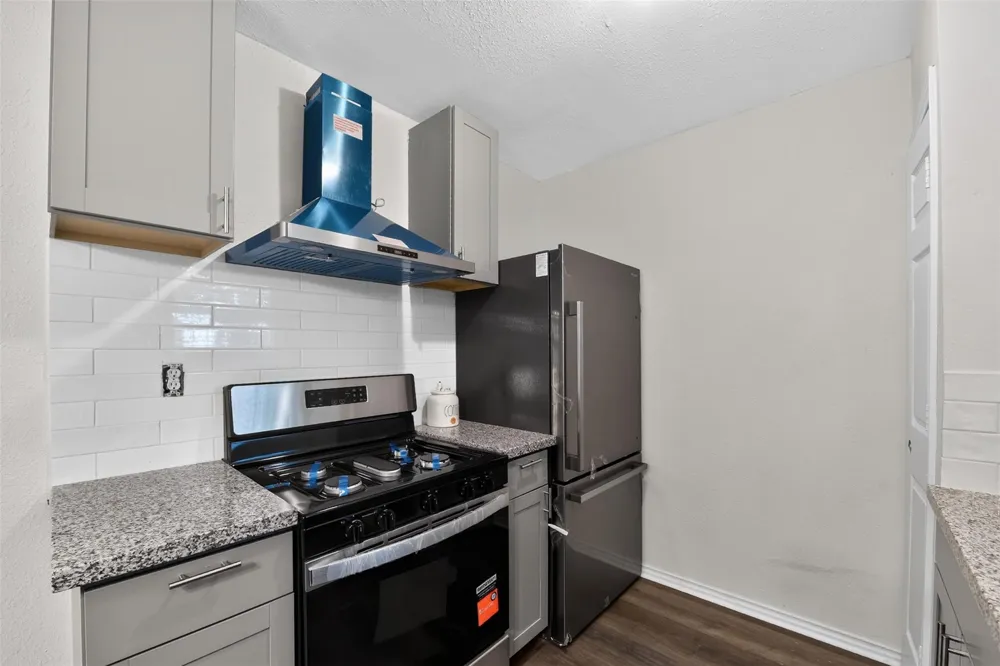 3318 Ripplebrook Drive Houston, TX 77045