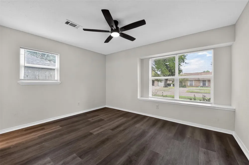 3318 Ripplebrook Drive Houston, TX 77045