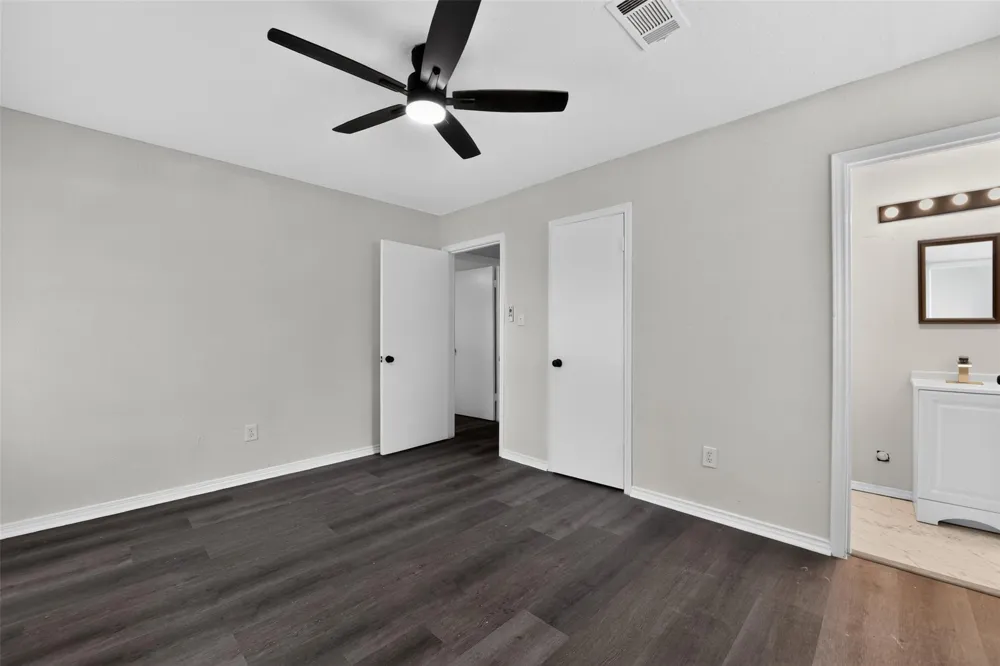 3318 Ripplebrook Drive Houston, TX 77045