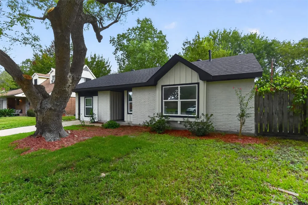 3318 Ripplebrook Drive Houston, TX 77045