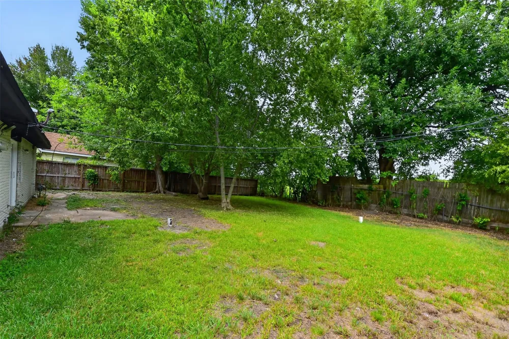 3318 Ripplebrook Drive Houston, TX 77045