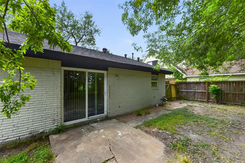 3318 Ripplebrook Drive Houston, TX 77045