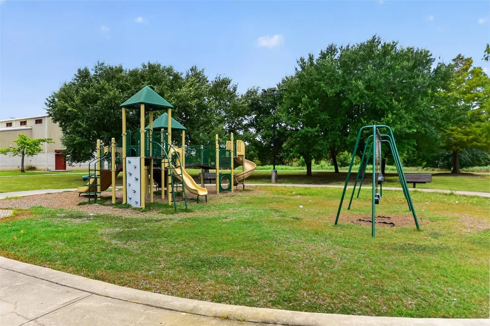 3318 Ripplebrook Drive Houston, TX 77045