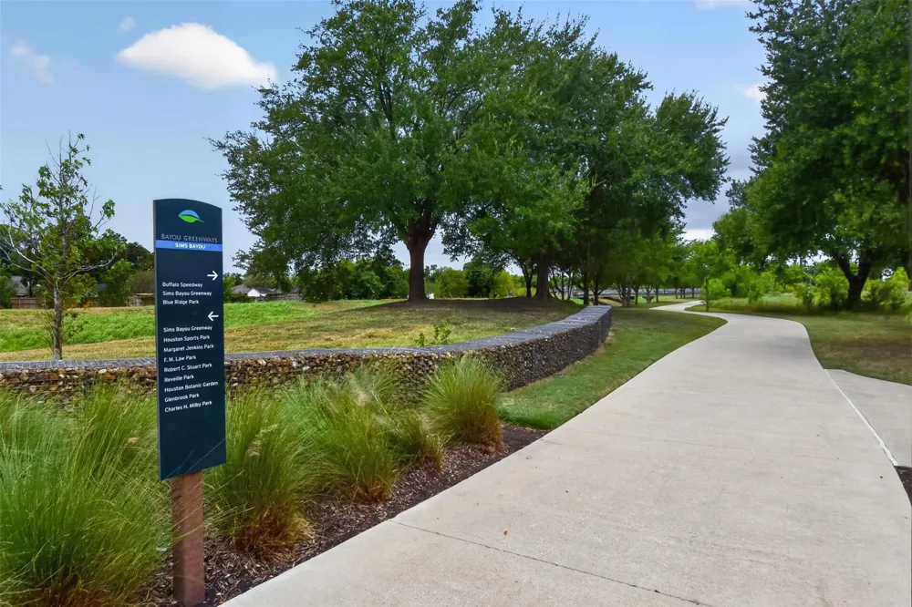3318 Ripplebrook Drive Houston, TX 77045