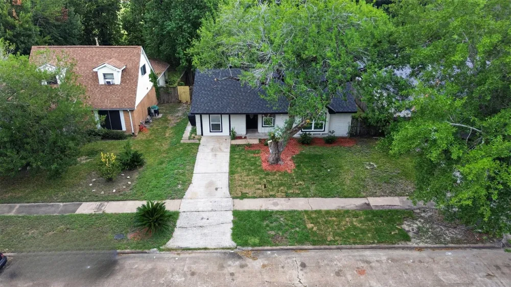 3318 Ripplebrook Drive Houston, TX 77045