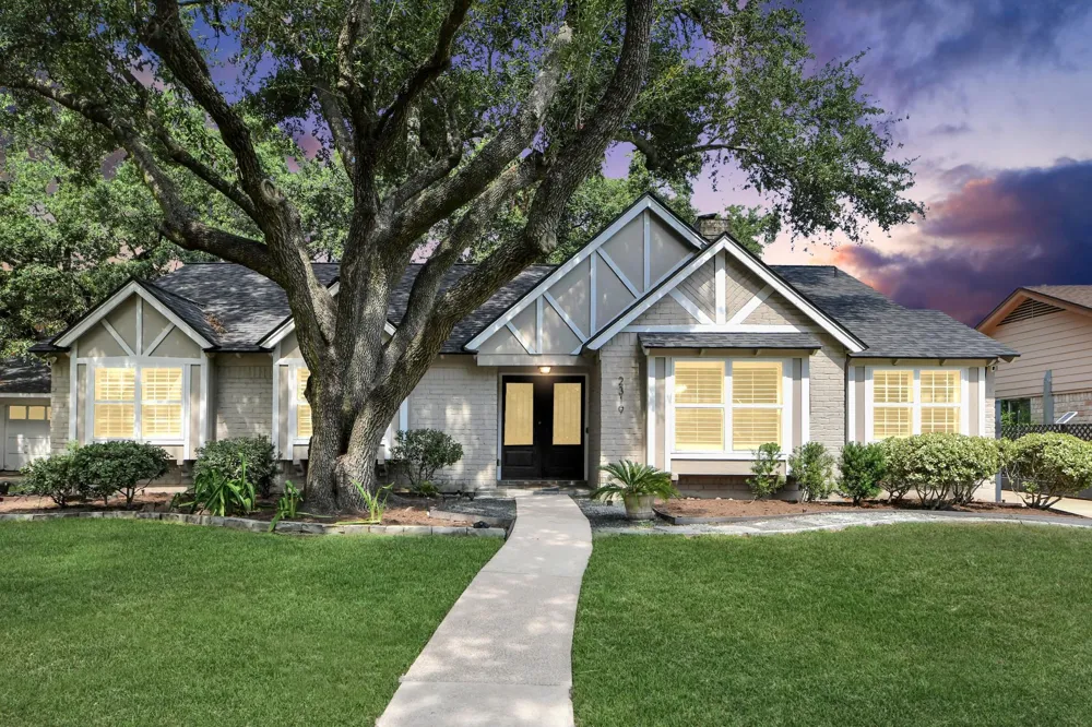 2319 Greyburn Lane Houston, TX 77080