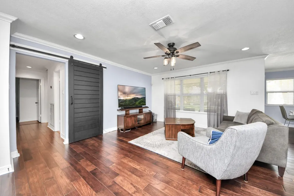 2319 Greyburn Lane Houston, TX 77080