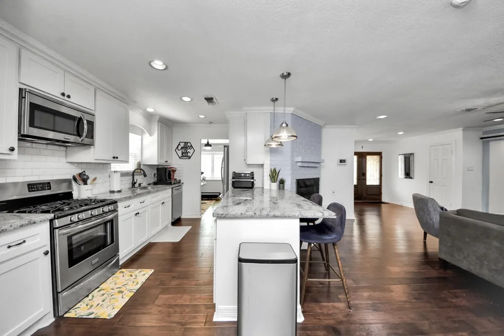 2319 Greyburn Lane Houston, TX 77080