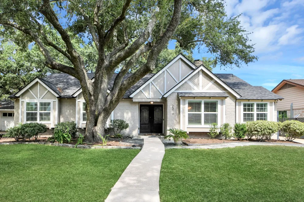 2319 Greyburn Lane Houston, TX 77080