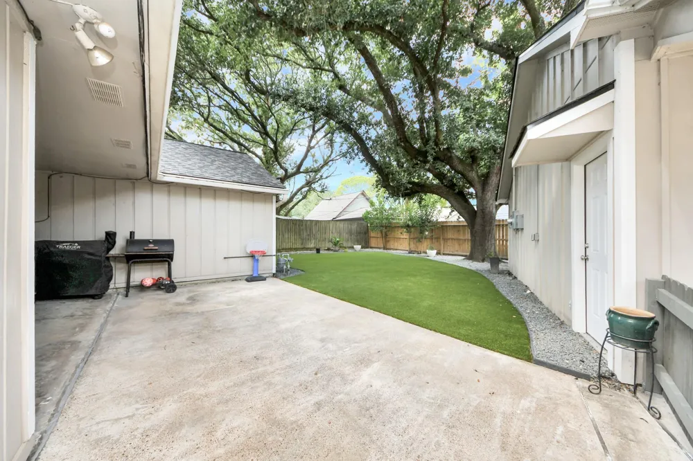 2319 Greyburn Lane Houston, TX 77080