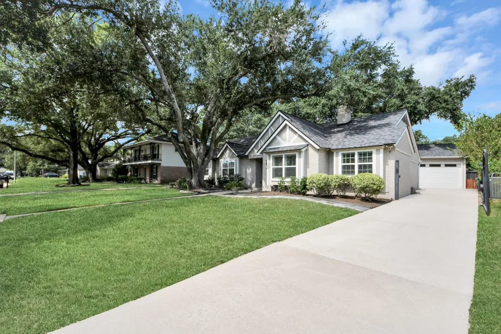 2319 Greyburn Lane Houston, TX 77080