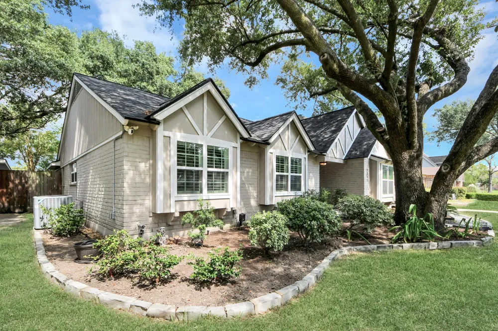 2319 Greyburn Lane Houston, TX 77080