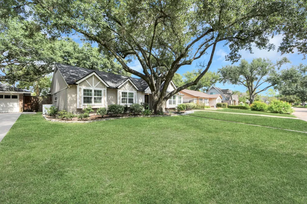 2319 Greyburn Lane Houston, TX 77080