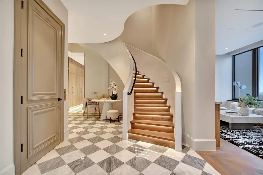 1275 S Post Oak Lane #2502 Houston, TX 77056