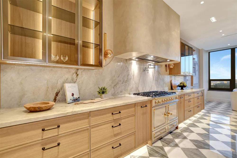1275 S Post Oak Lane #2502 Houston, TX 77056