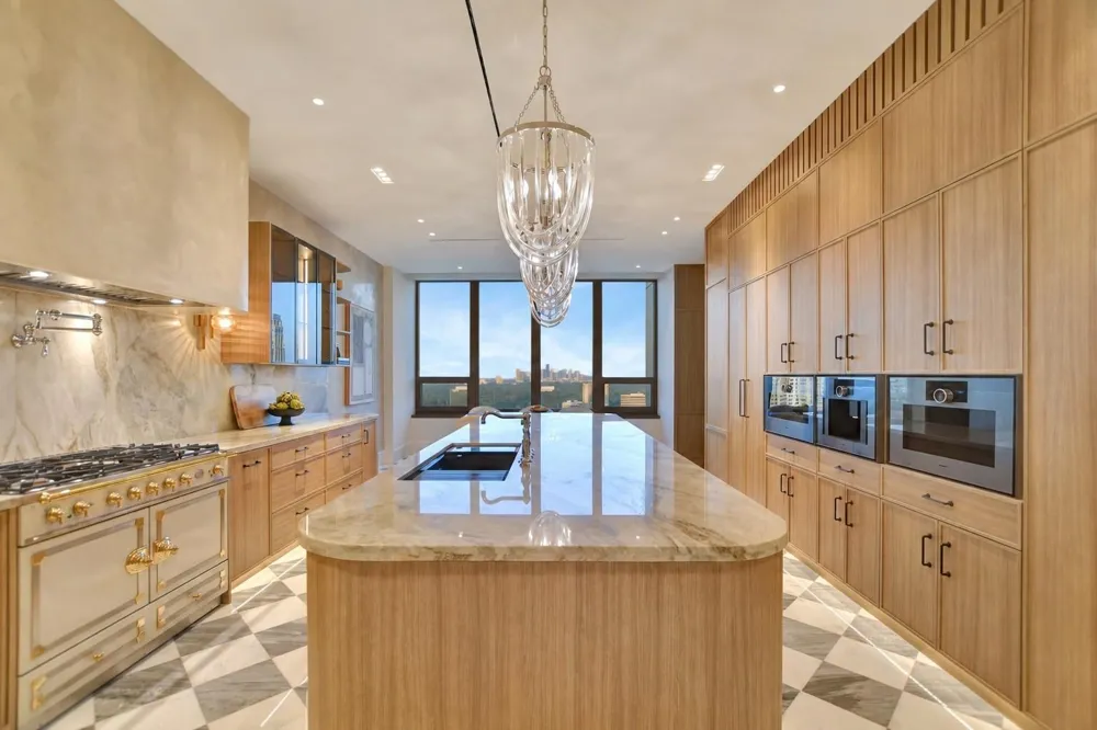 1275 S Post Oak Lane #2502 Houston, TX 77056