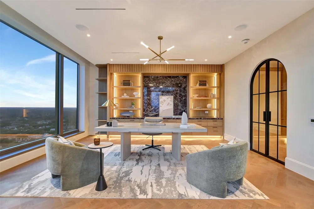 1275 S Post Oak Lane #2502 Houston, TX 77056