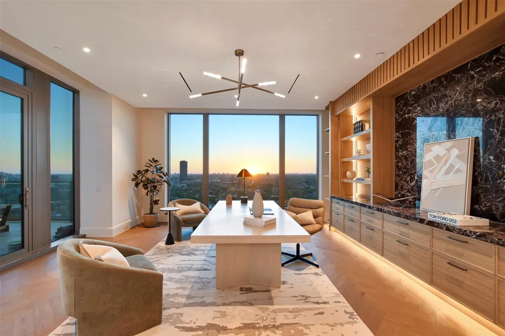 1275 S Post Oak Lane #2502 Houston, TX 77056