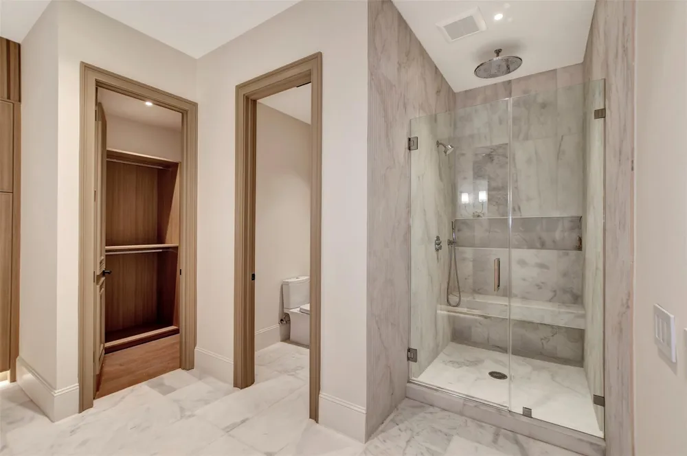 1275 S Post Oak Lane #2502 Houston, TX 77056