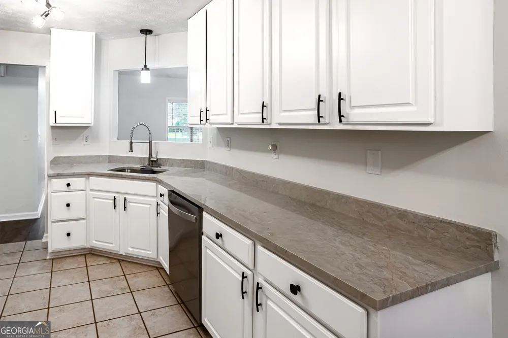 95 Otara Woods DR Newnan, GA 30263