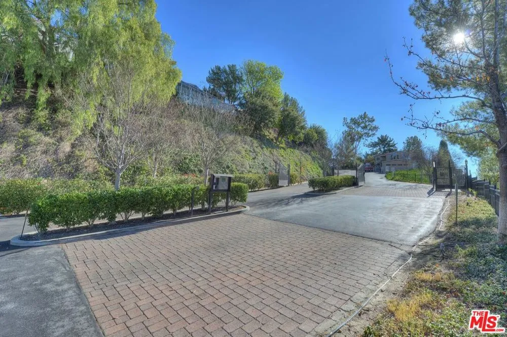 133 Pueblo Lane Topanga, CA 90290