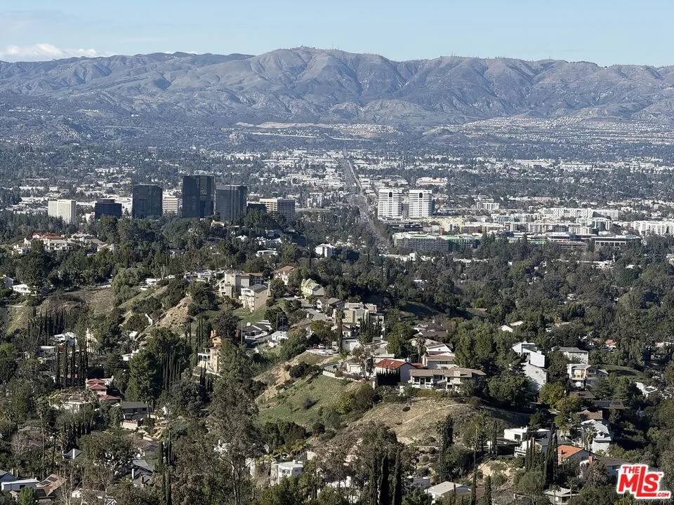 133 Pueblo Lane Topanga, CA 90290