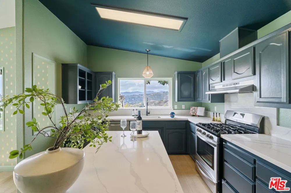 133 Pueblo Lane Topanga, CA 90290