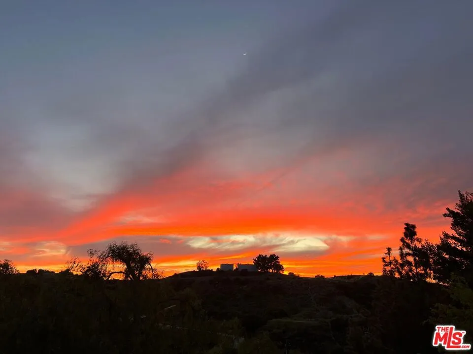 133 Pueblo Lane Topanga, CA 90290