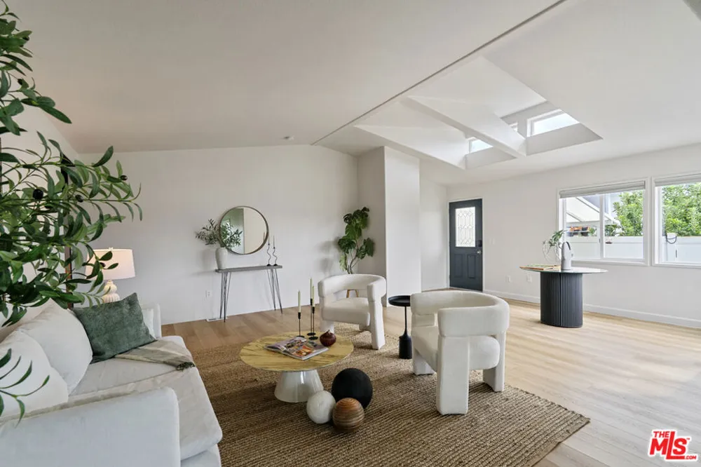 133 Pueblo Lane Topanga, CA 90290