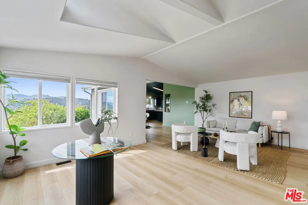 133 Pueblo Lane Topanga, CA 90290