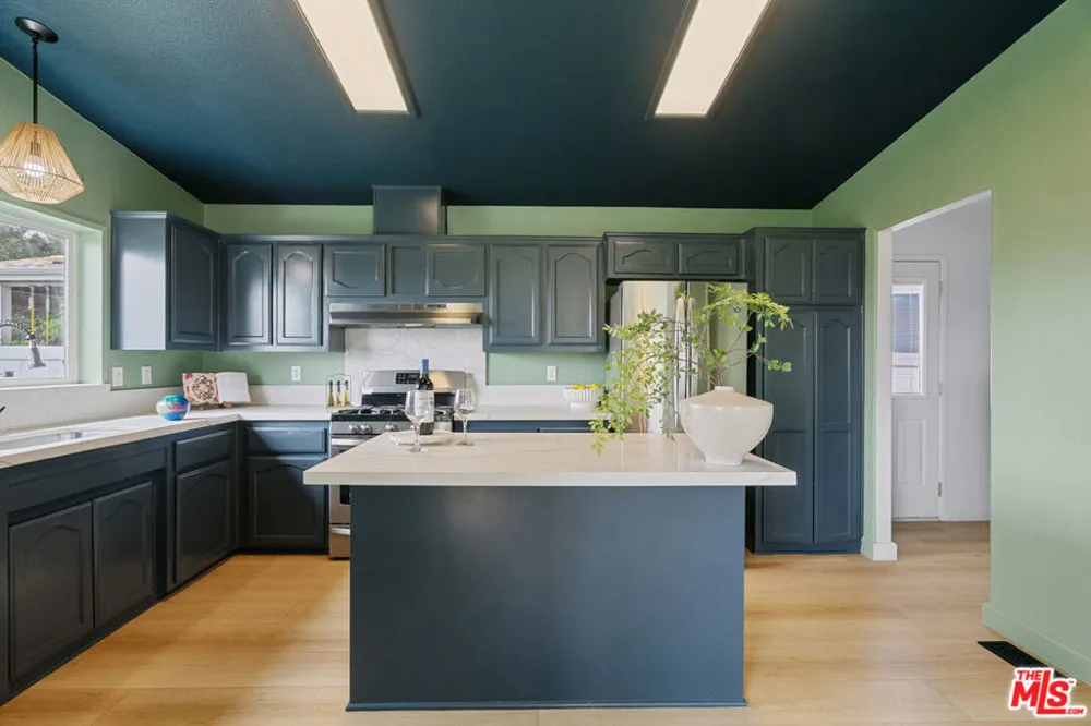 133 Pueblo Lane Topanga, CA 90290