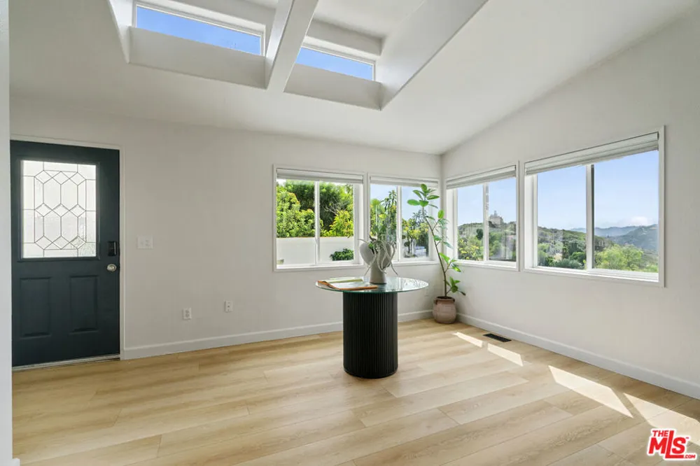133 Pueblo Lane Topanga, CA 90290