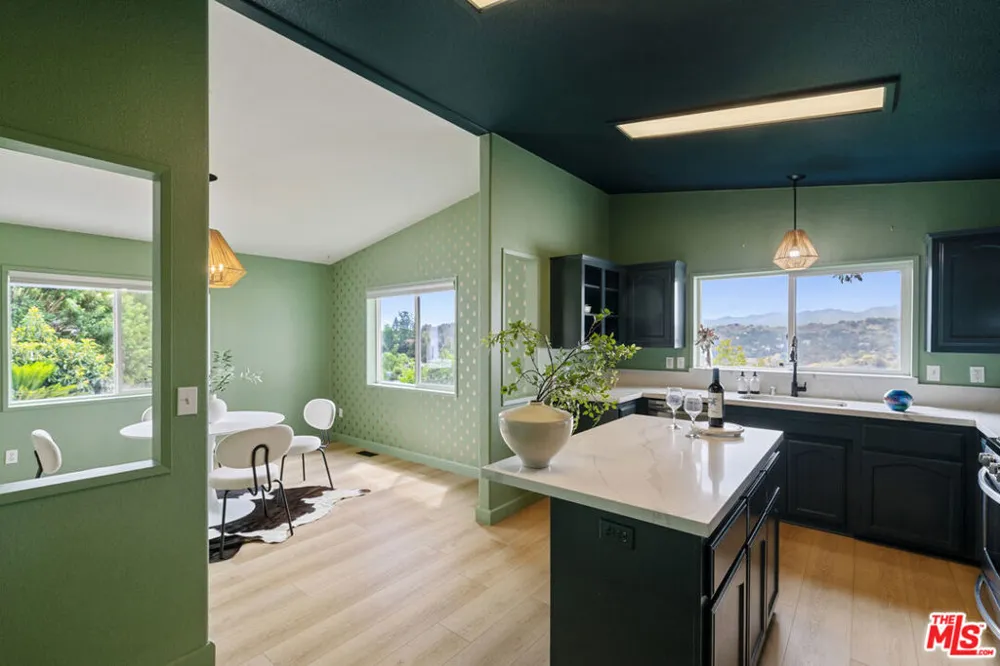 133 Pueblo Lane Topanga, CA 90290