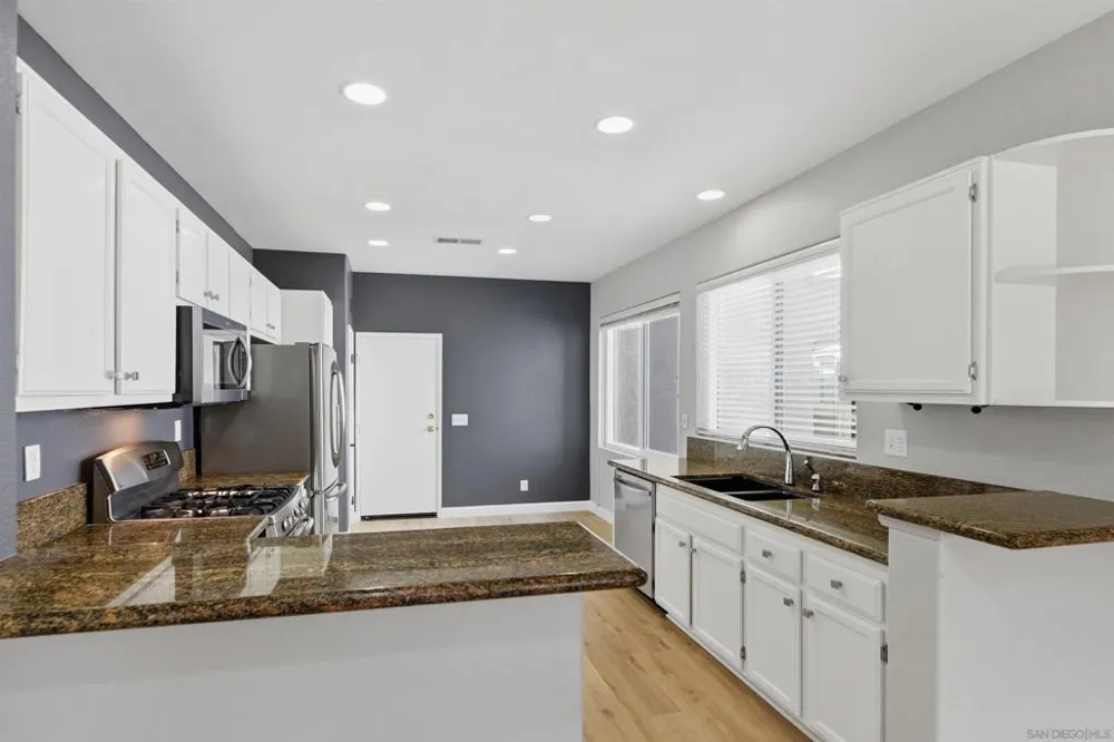 10950 Ivy Hill Dr #4 San Diego, CA 92131