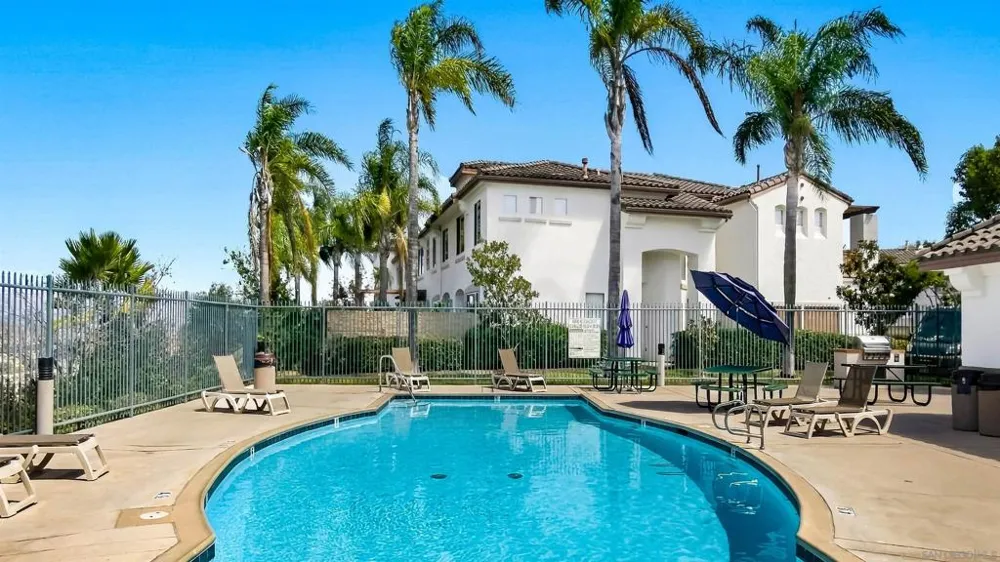 10950 Ivy Hill Dr #4 San Diego, CA 92131