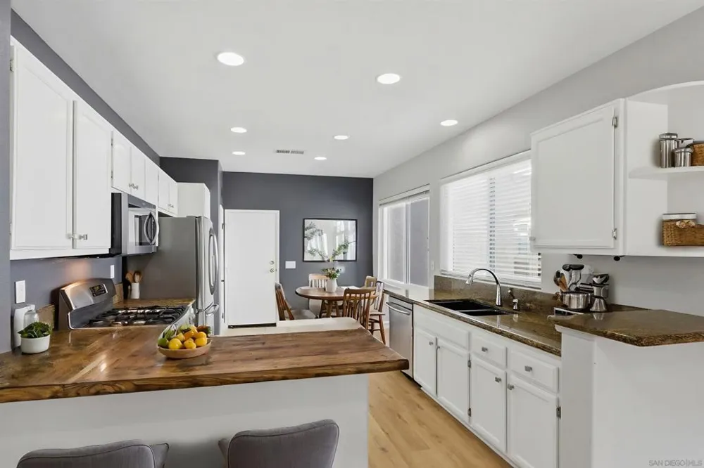 10950 Ivy Hill Dr #4 San Diego, CA 92131