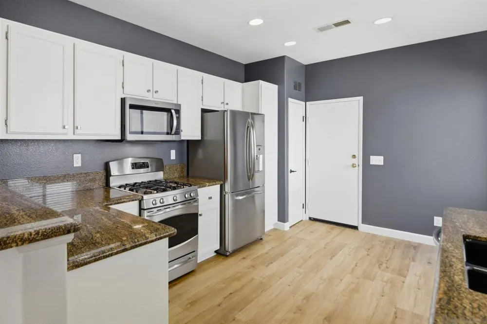 10950 Ivy Hill Dr #4 San Diego, CA 92131
